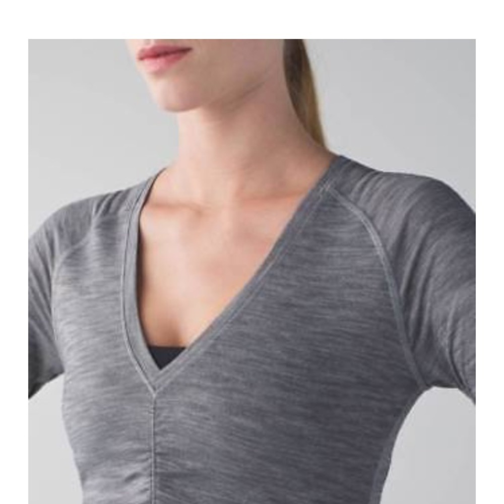 Lululemon size 8 Interval LS grey